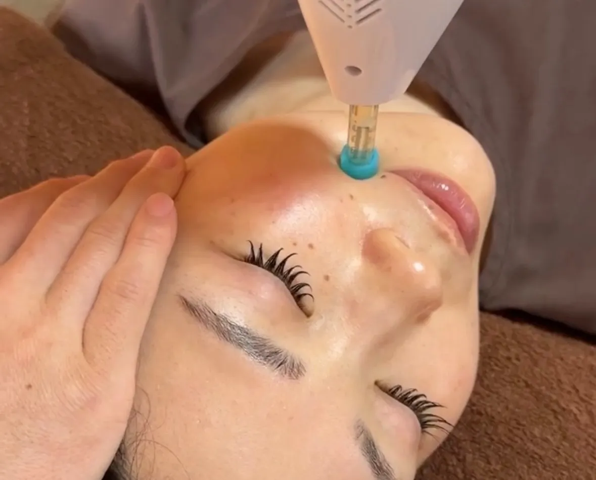 1回でも変わる。 “本気の小顔”を叶える最新フェイシャル